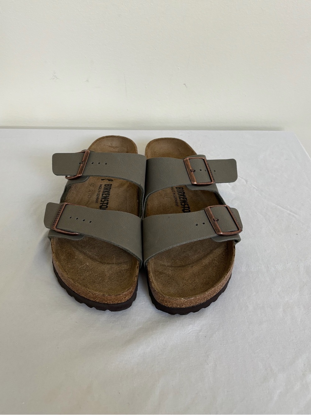 Birkenstock Arizona Sandals Stone Sz 9 Womens Narrow fit NWOT